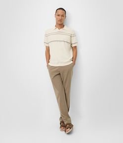Calça Slim com Cós Elástico e Bolsos