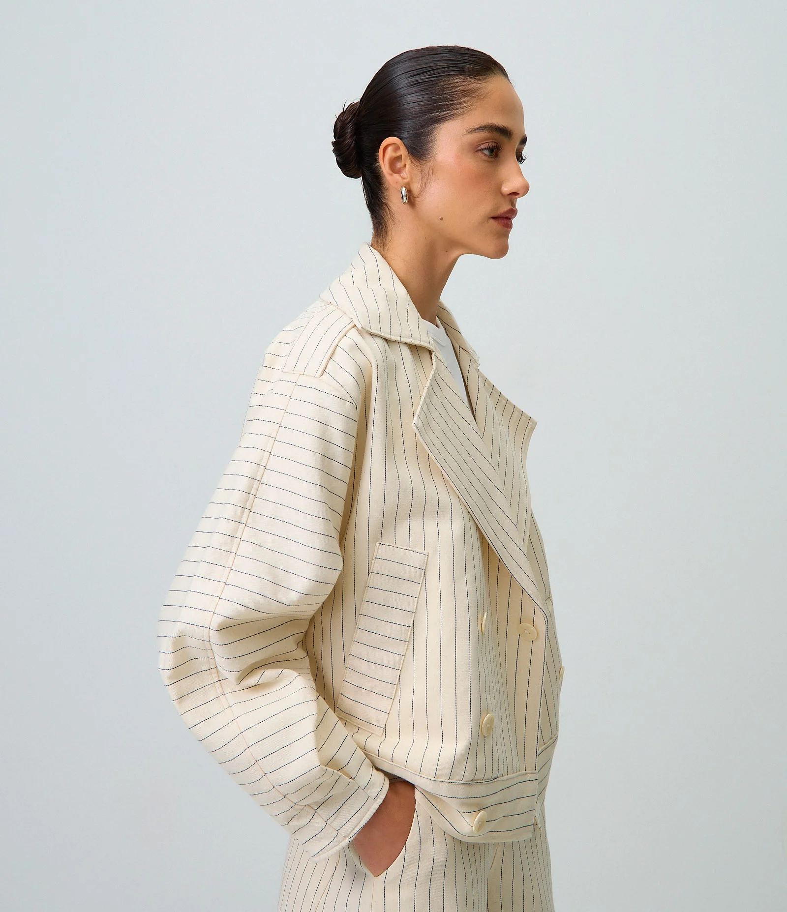 Trench Coat Curto em Sarja com Estampa Listrada Off White 2