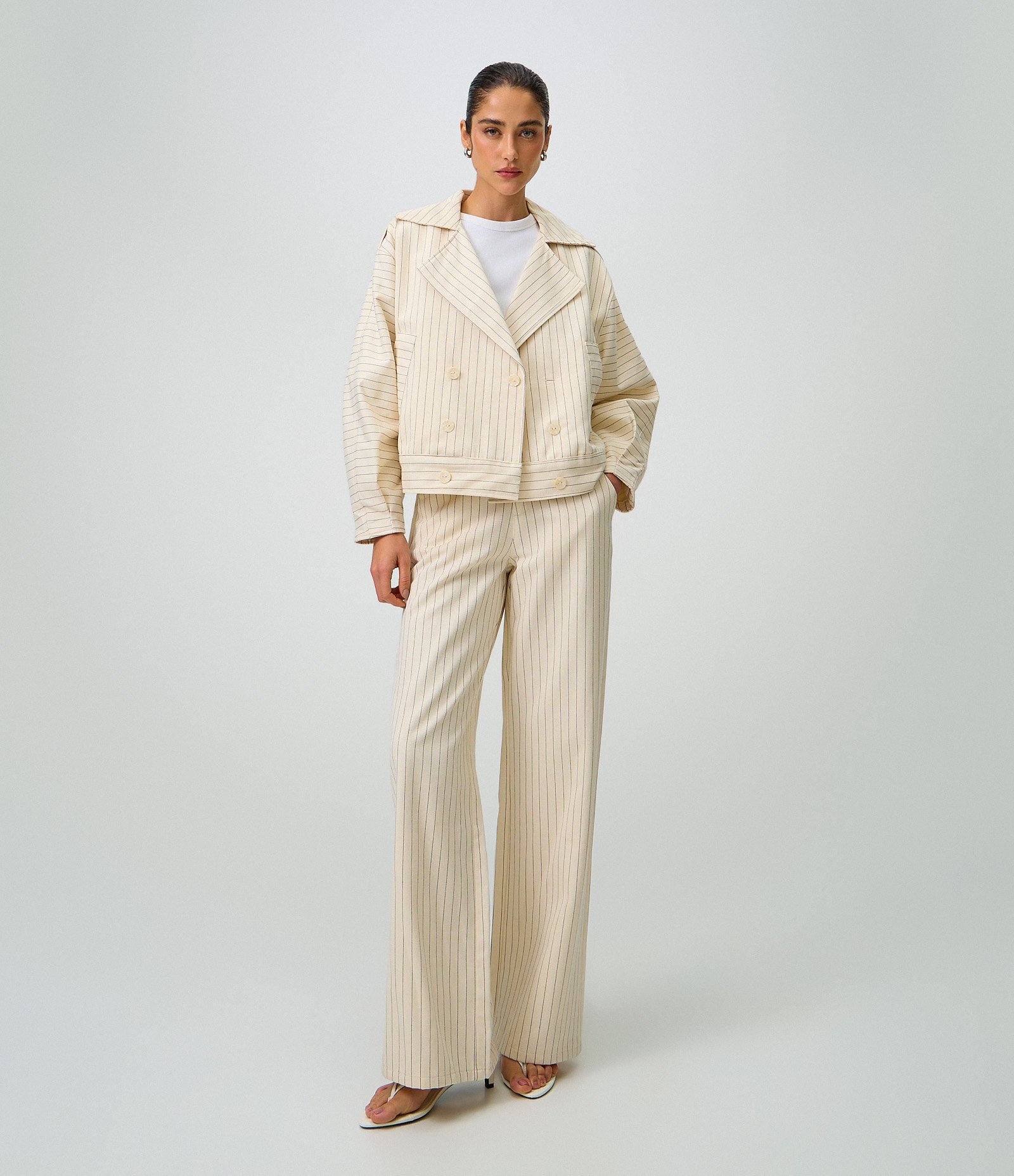 Trench Coat Curto em Sarja com Estampa Listrada Off White 1