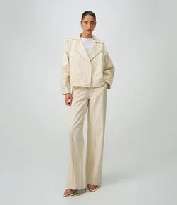 Trench Coat Curto em Sarja com Estampa Listrada
