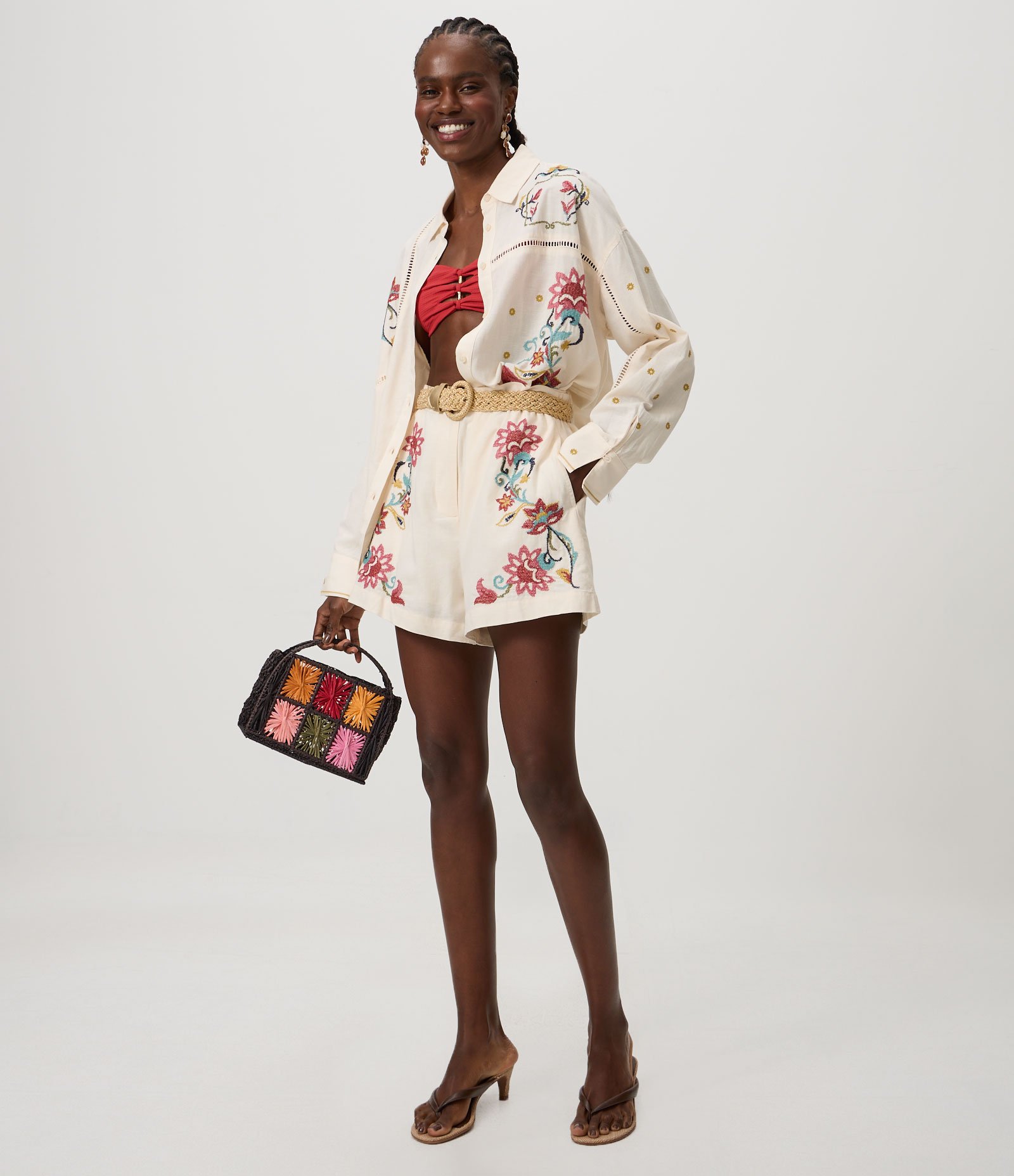 Camisa Oversized em Laise com Bordado Floral Localizado Branco 3