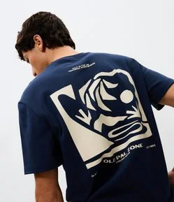 Camiseta Comfort Old Pal Zone Estampa Abstrata Suedine