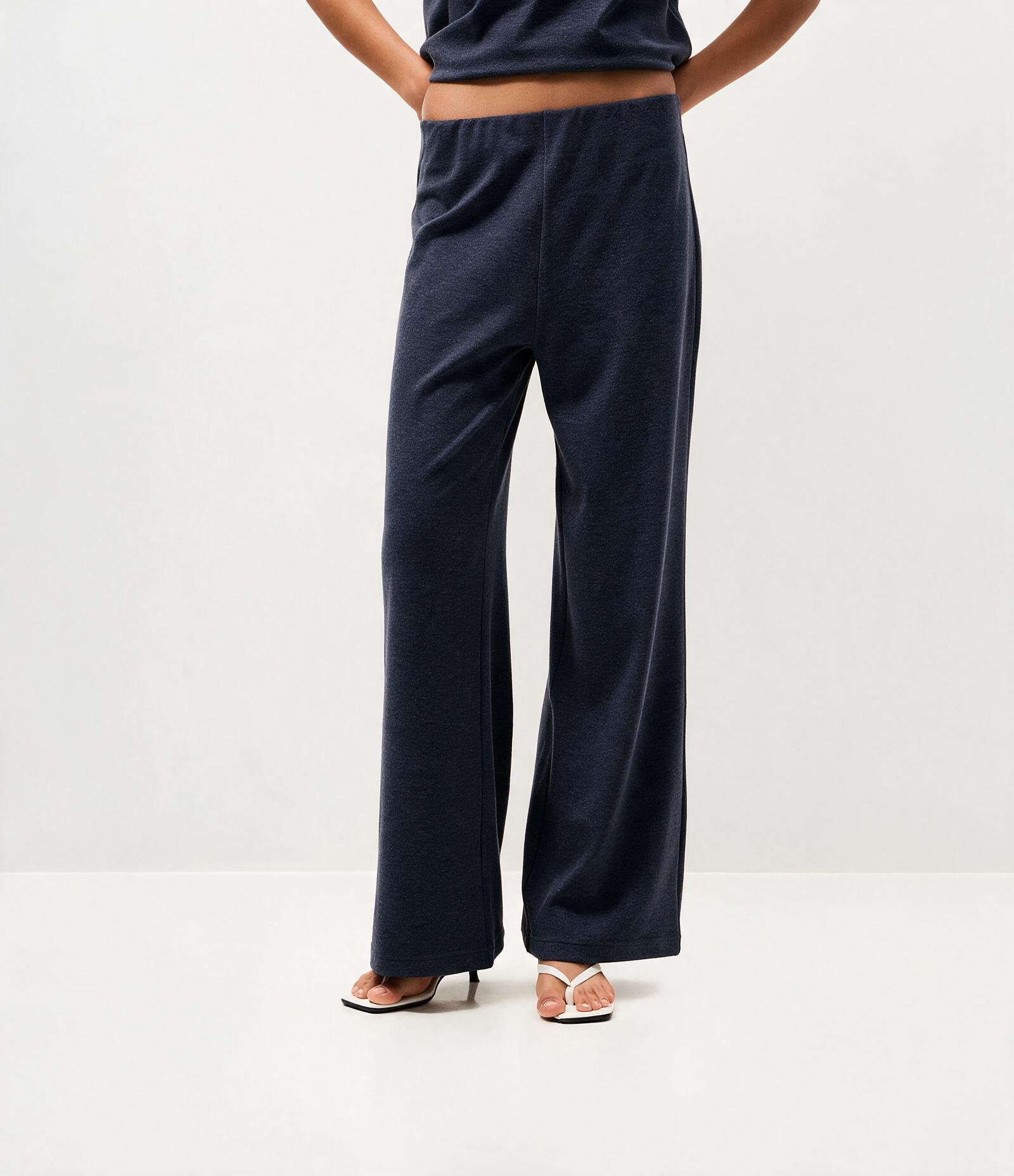 Calça em Ribana com Modelagem Reta Azul 1