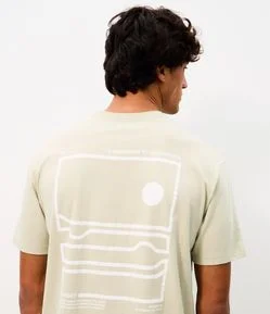 Camiseta Relaxed Praia com Estampa de Sol