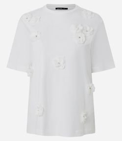 Camiseta em Algodão com Flores Aplicadas e Detalhes Brilhantes