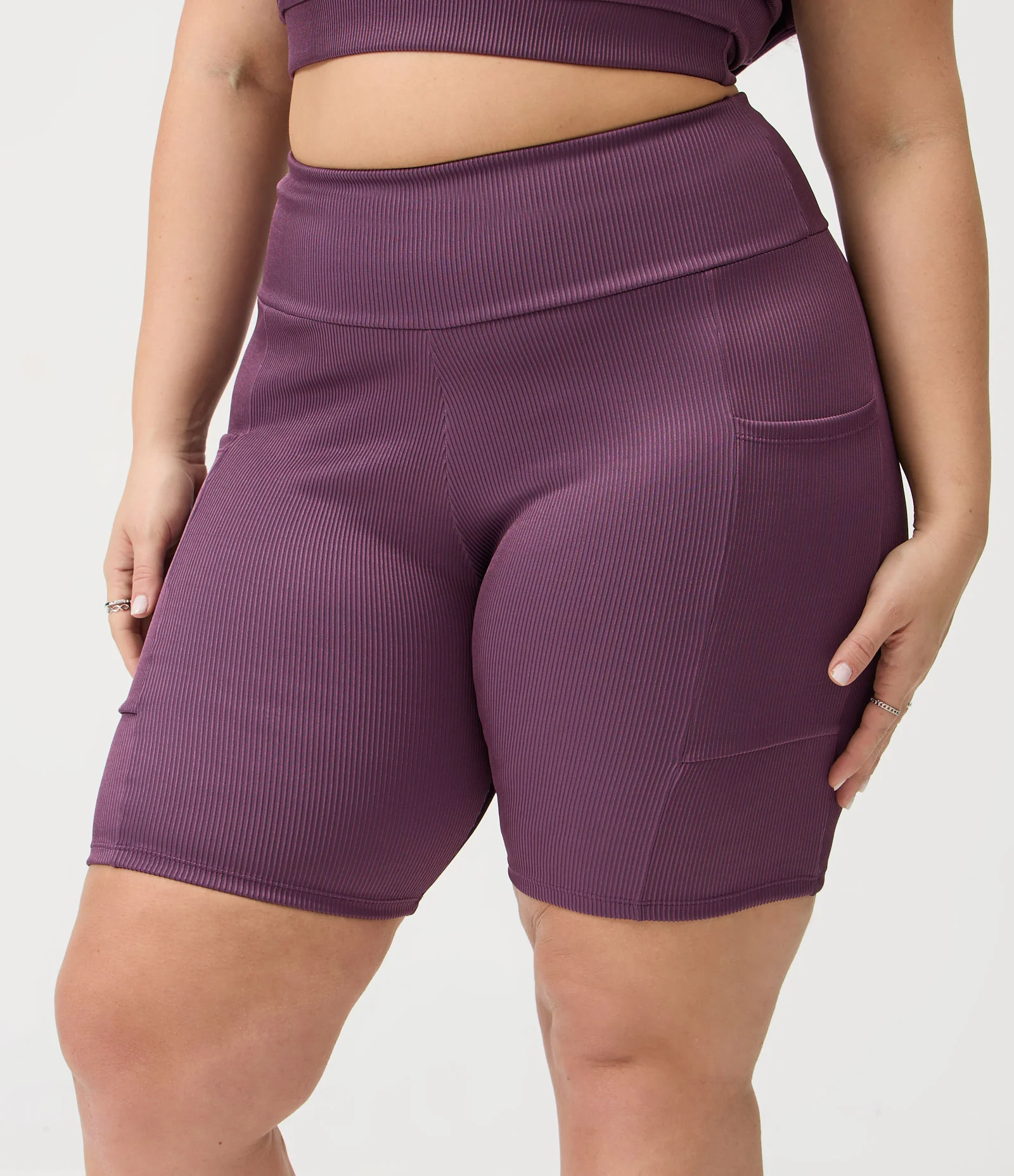 Bermuda Ciclista em Poliamida com Bolsos Laterais Curve & Plus Size Roxo 2