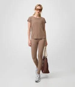 Calça Legging Esportiva com Bolsos Laterais
