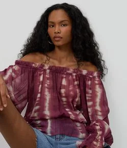 Blusa Ombro a Ombro em Chiffon com Estampa Tie Dye e Babados