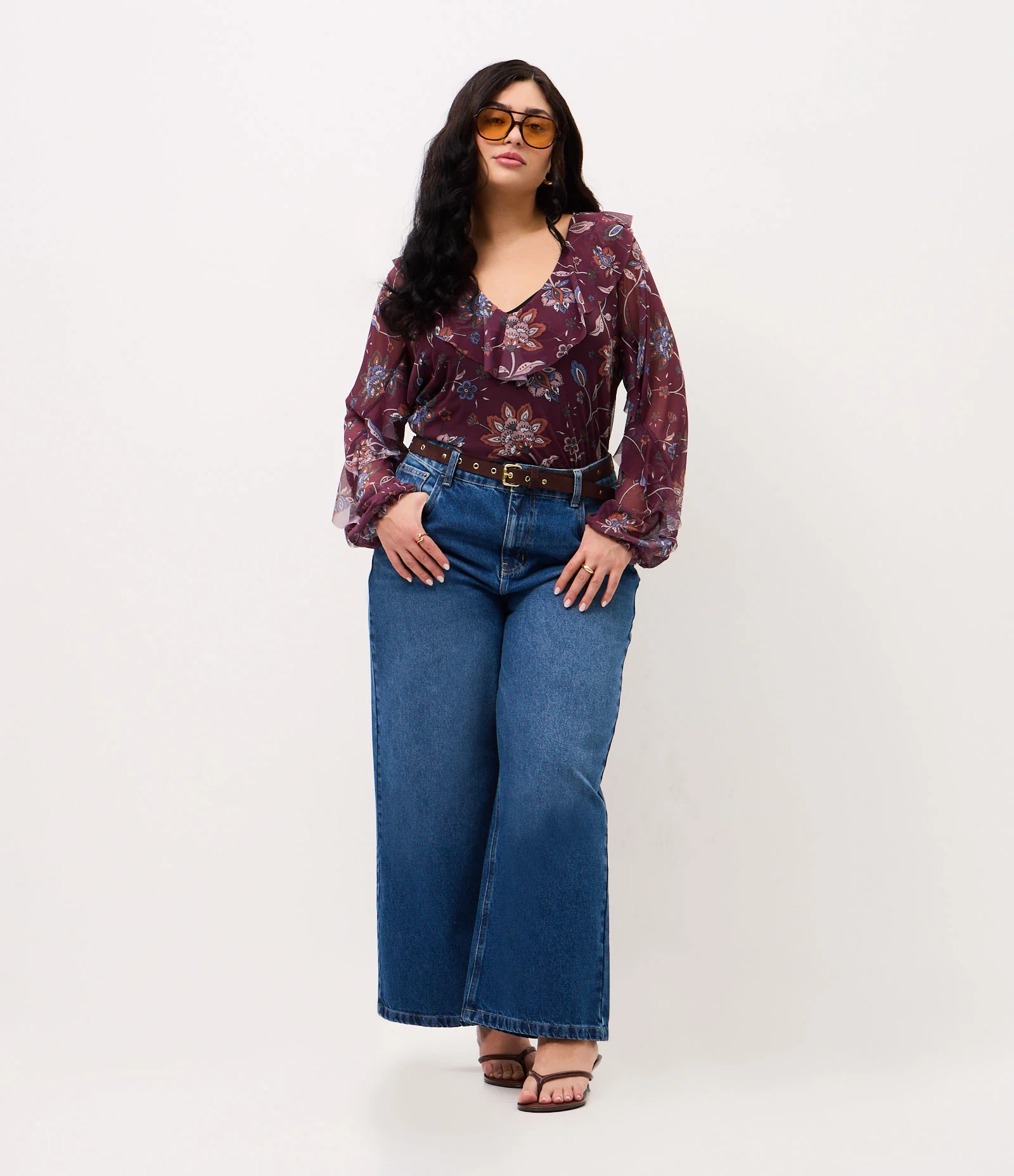 Calça Wide Leg Jeans Cropped com Cinto Tachas Curve & Plus Size Azul 1