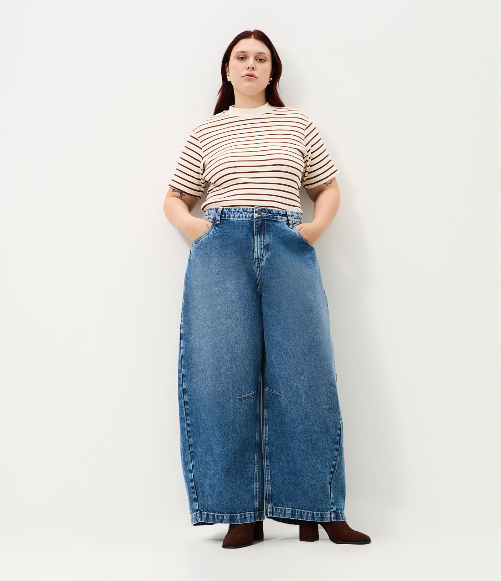 Calça Jeans Barrel com Pences Curve & Plus Size Azul 1