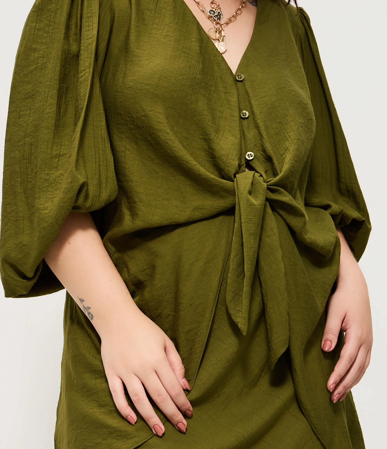 Blusa Mullet com Amarração Curve & Plus Size Verde 4