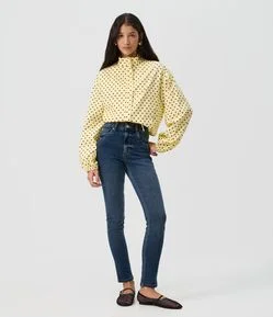 Calça Skinny em Jeans com Cintura Alta