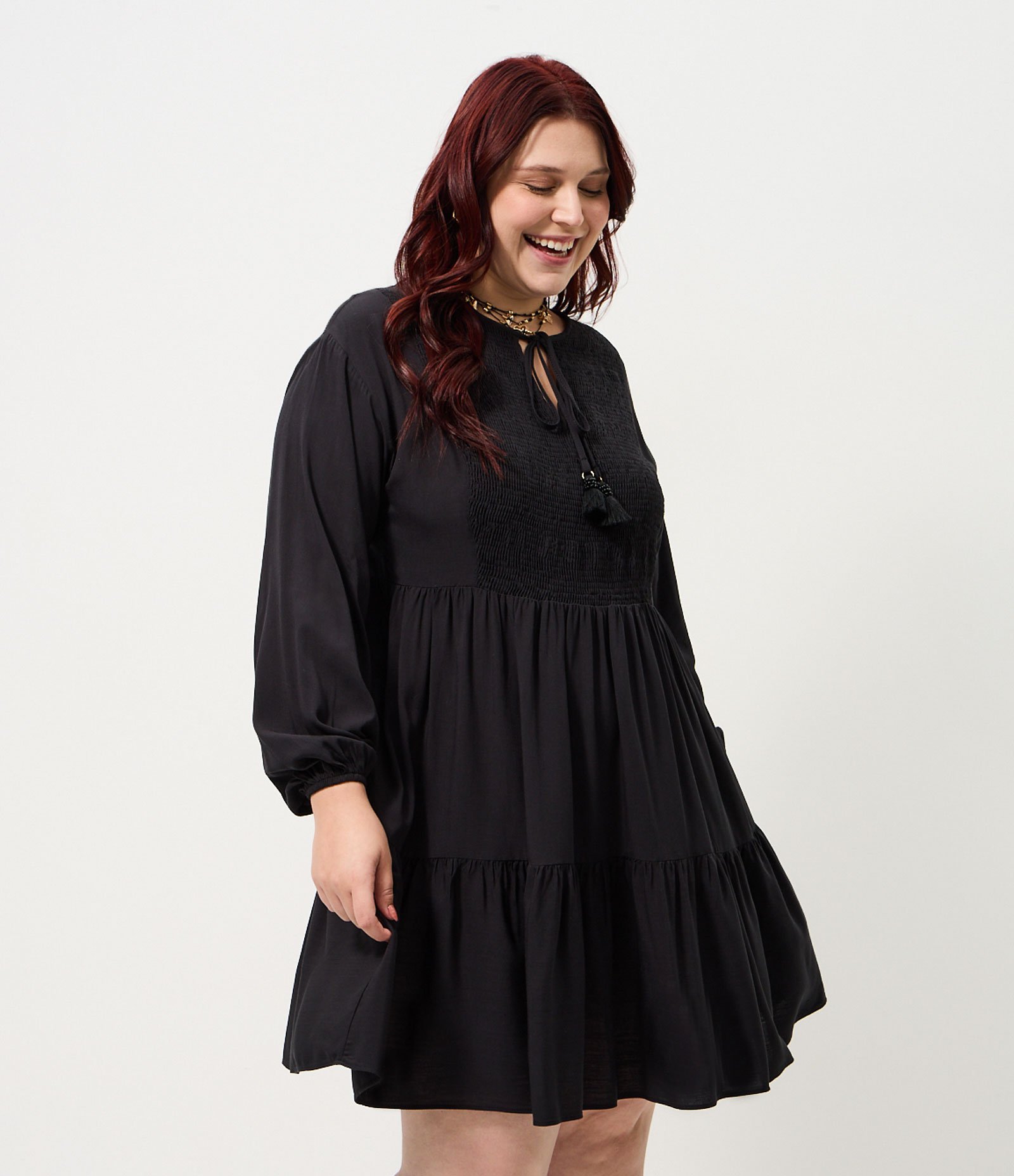 Vestido Curto com Textura Franzida Curve & Plus Size Preto 1