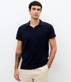 Camisa Polo Manga Curta com Detalhe Contrastante