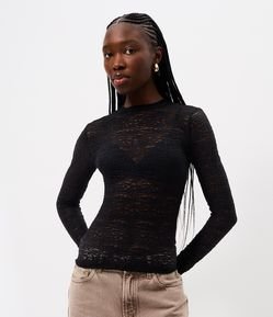 Blusa em Renda com Gola Alta e Manga Longa