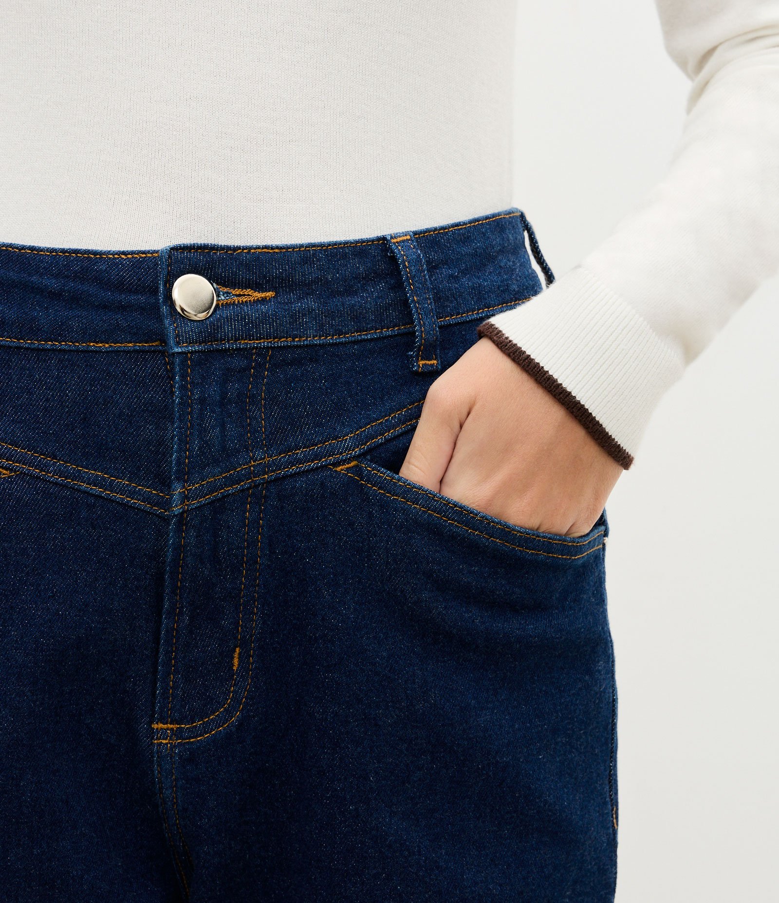 Calça Jeans Mom com Pezinho e Cintura Alta Azul Escuro 3