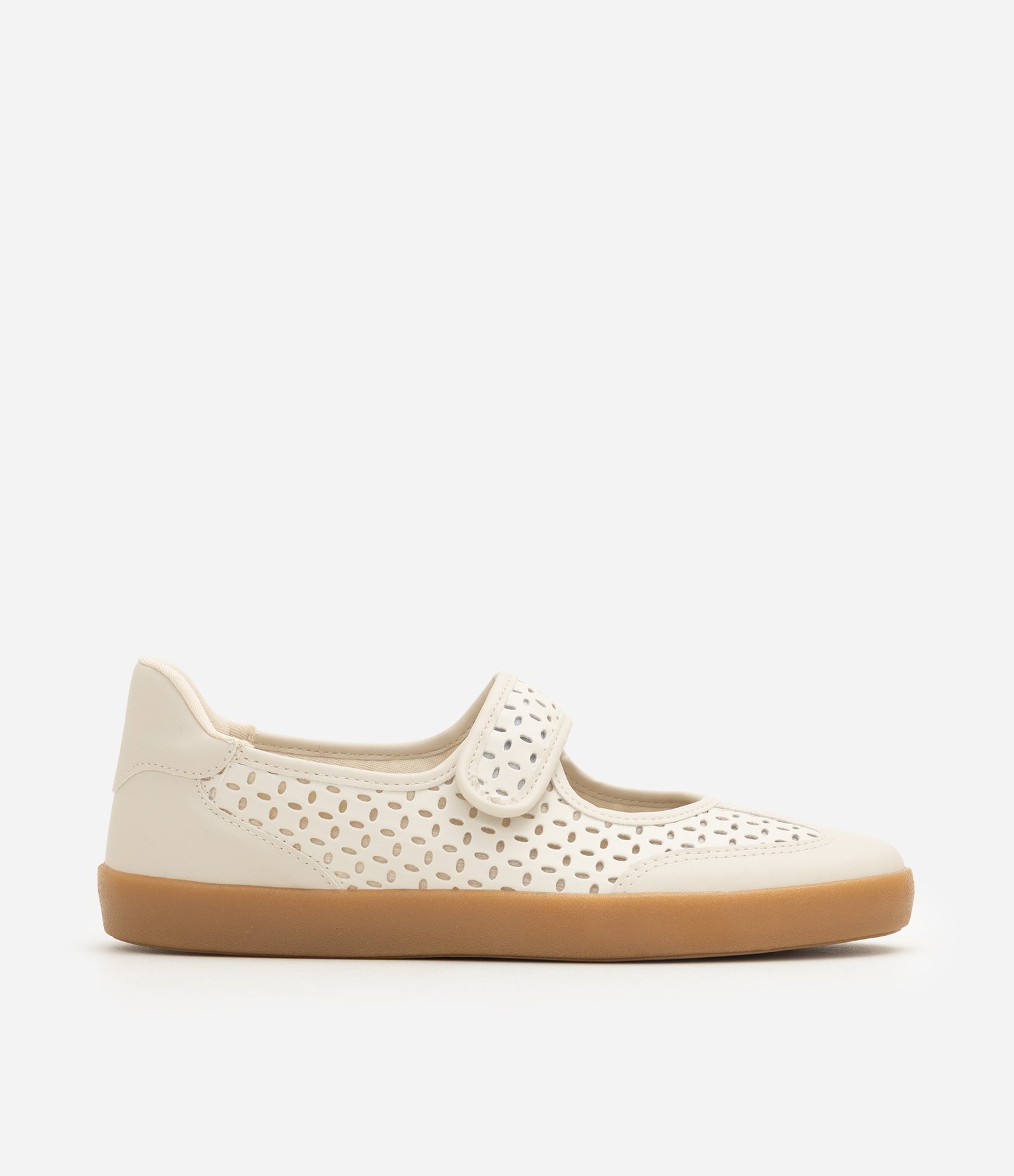 Tênis Mary Jane em PU com Detalhes Vazados Off White 7