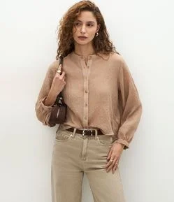 Blusa em Crepe com Manga Bufante e Gola Padre