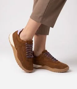Tênis Retrô Runner em Suede com Atacador