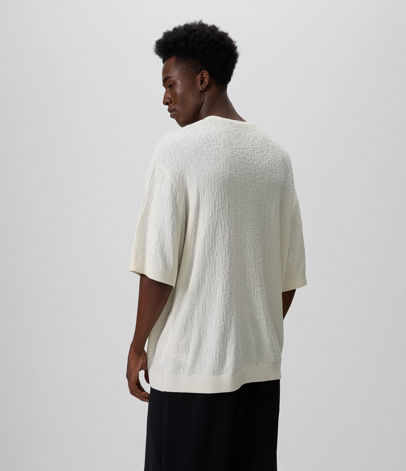 Camiseta em Tricô de Viscose com Bordado Tribal Branco 3