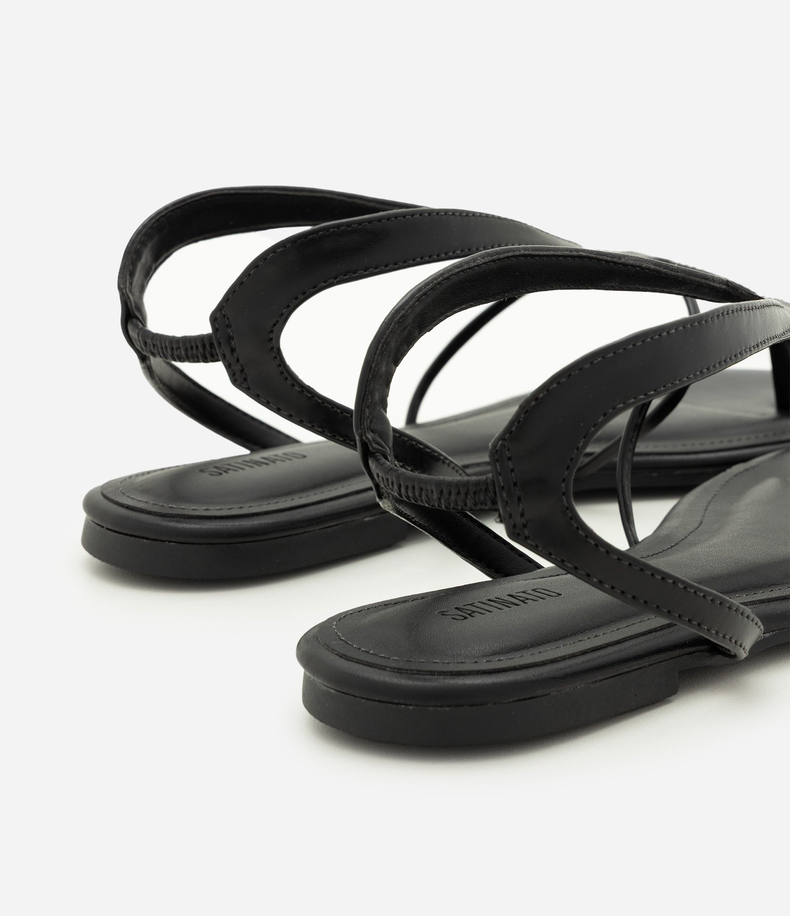 Rasteira Flat em PU com Tiras Finas Assimétricas Preto 3