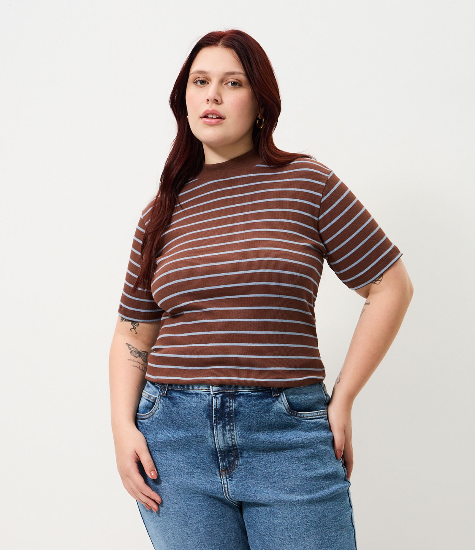 Blusa em Ribana Listrada com Fio Tinto e Gola Alta Curve & Plus Size Marrom 1