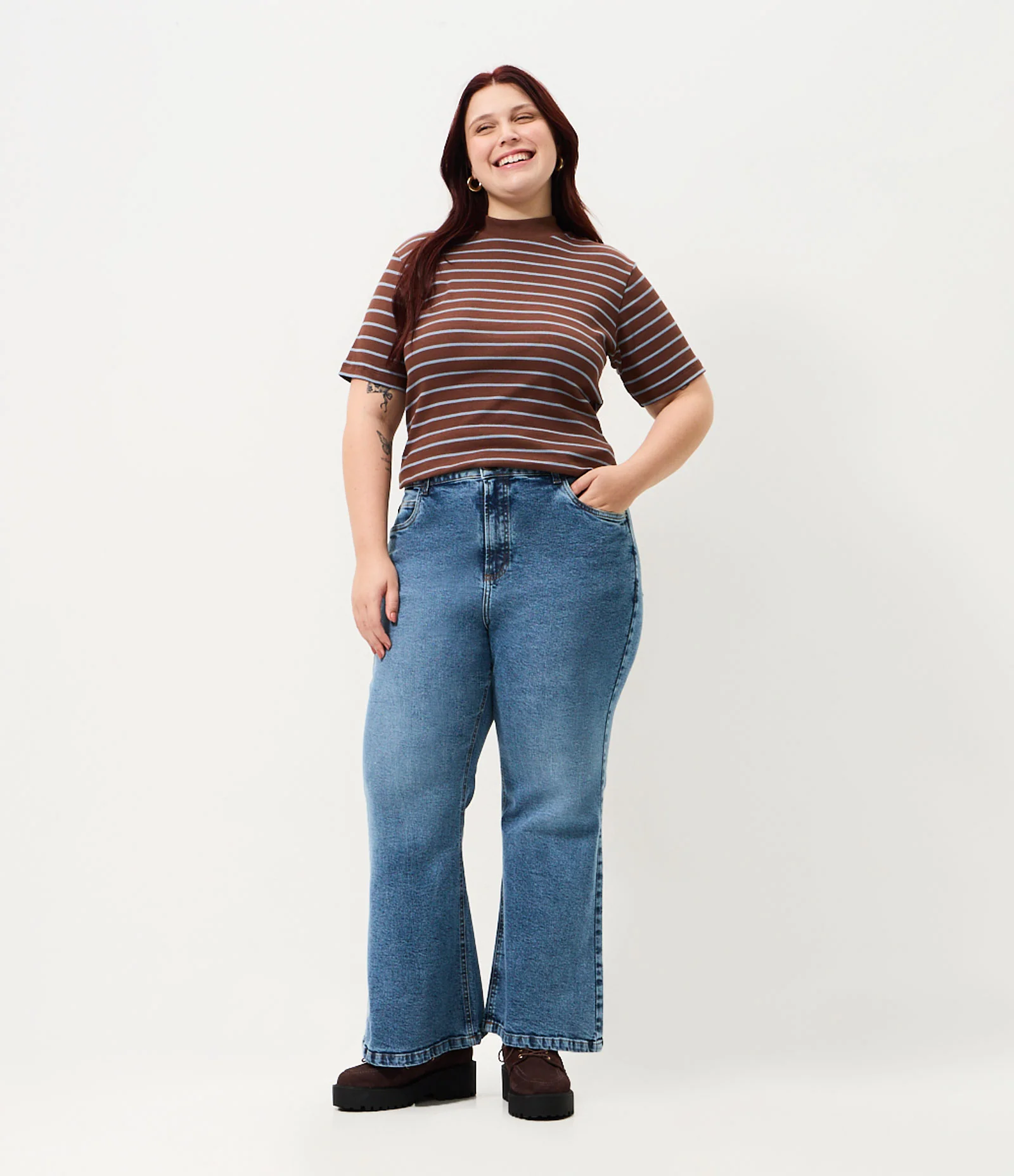 Blusa em Ribana Listrada com Fio Tinto e Gola Alta Curve & Plus Size Marrom 2