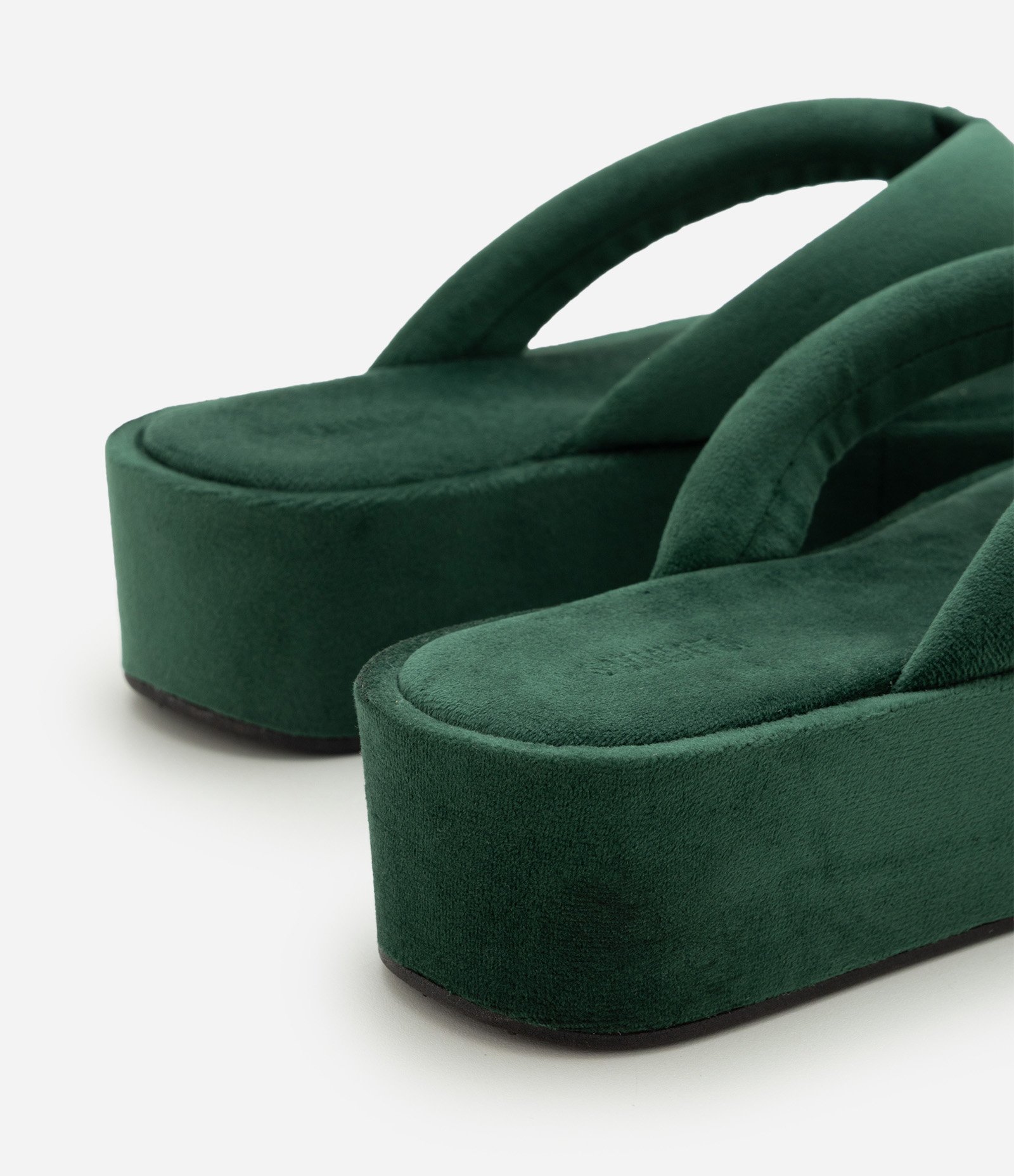 Sandália Flatform em Veludo com Tira Larga Verde 4