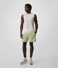 Bermuda Esportiva com Blocos de Cor e Bolsos com Zíper