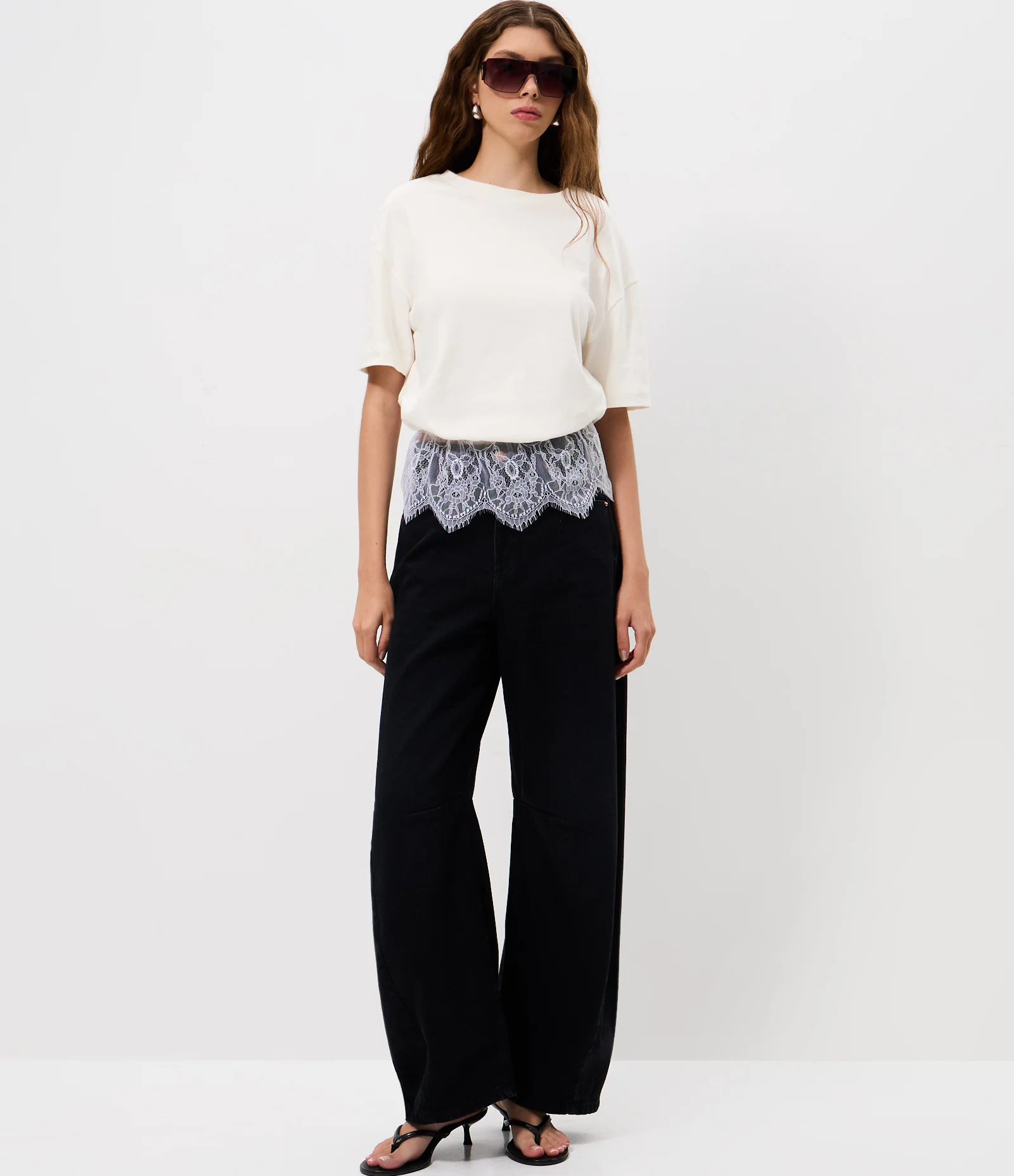 Blusa Boxy em Algodão com Aplicação de Renda na Barra Branco 2