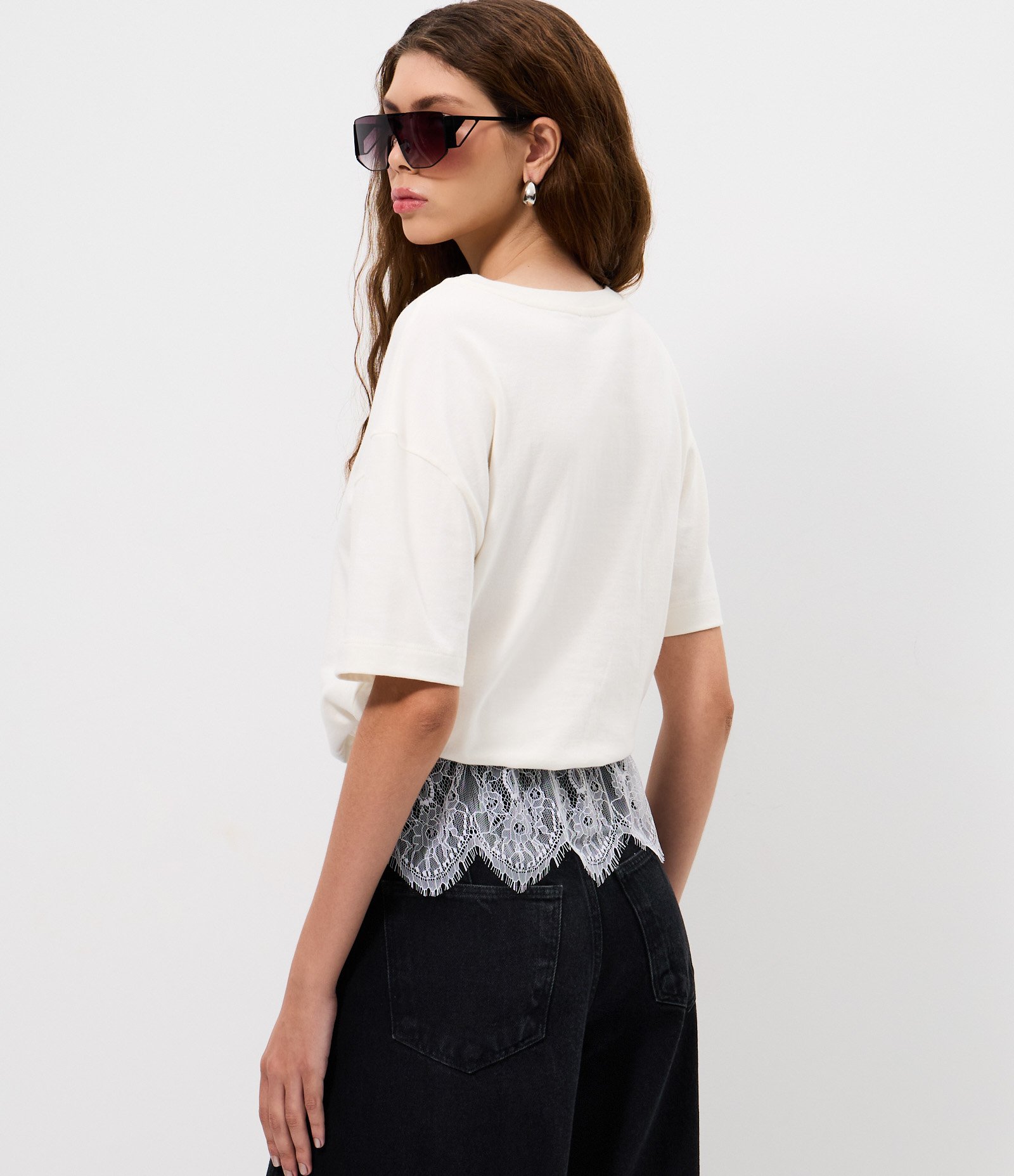 Blusa Boxy em Algodão com Aplicação de Renda na Barra Branco 4