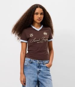 Camiseta em Algodão com Lettering Saint Tropez e Detalhes Contrastantes