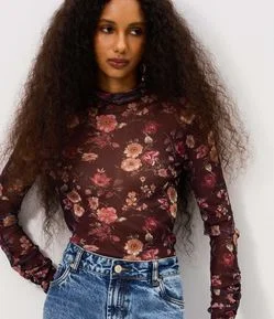 Blusa em Tule Estampado com Puxadinho na Manga
