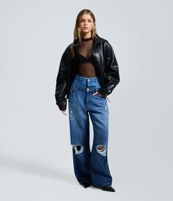 Calça Jeans Wide com Cós Duplo e Detalhes Rasgados