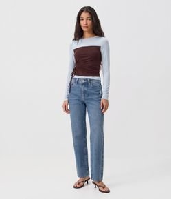 Calça Reta Comfort Jeans com Puído e Cintura Média