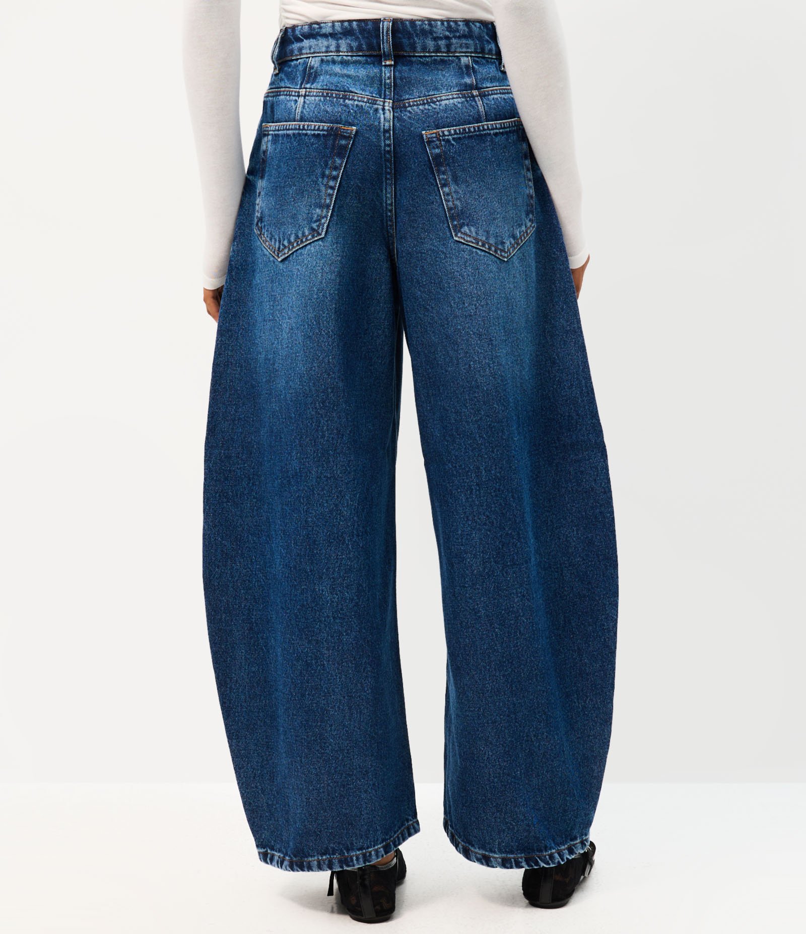 Calça Barrel em Jeans com Cintura Alta e Recortes Laterais Azul 4