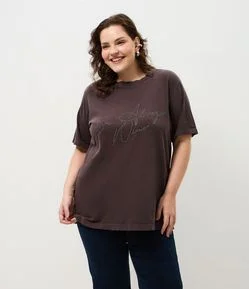 Camiseta Alongada com Estampa Love Always Wins Curve & Plus Size