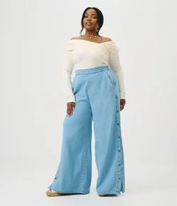 Calça Pantalona Jeans com Fendas Laterais Curve & Plus Size