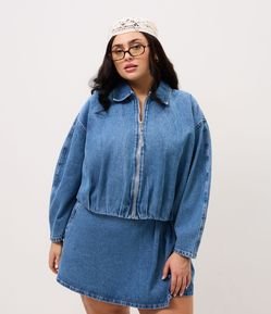 Jaqueta Cropped Jeans com Pregas Frontais Curve & Plus Size