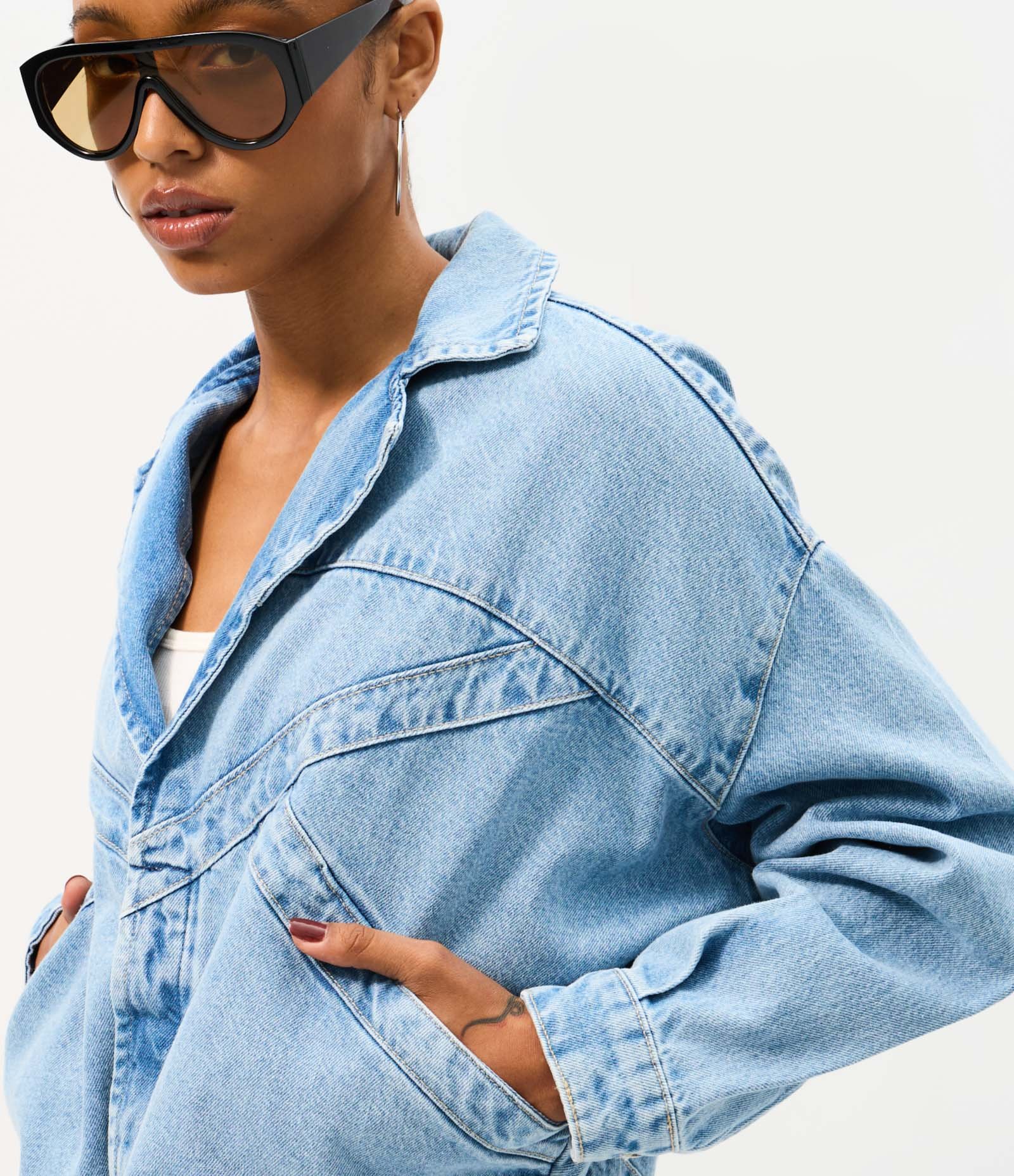 Jaqueta Oversized em Jeans com Recortes Azul 4