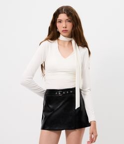 Blusa Franzida em Microfibra com Decote V e Gola Laço