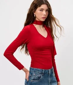Blusa Franzida em Microfibra com Decote V e Gola Laço