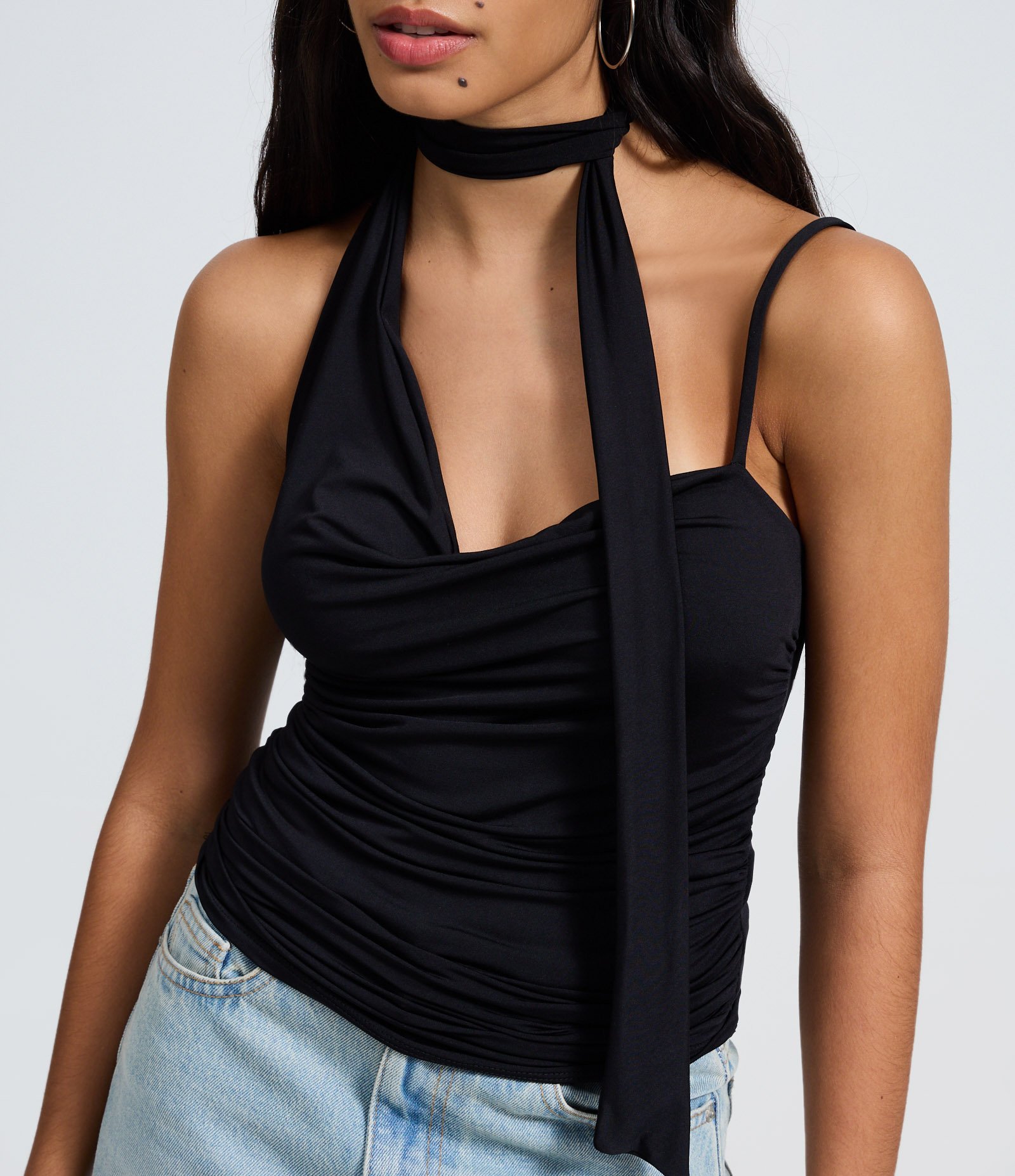 Blusa de Alcinha com Decote Degagê e Gola Lenço Preto 3
