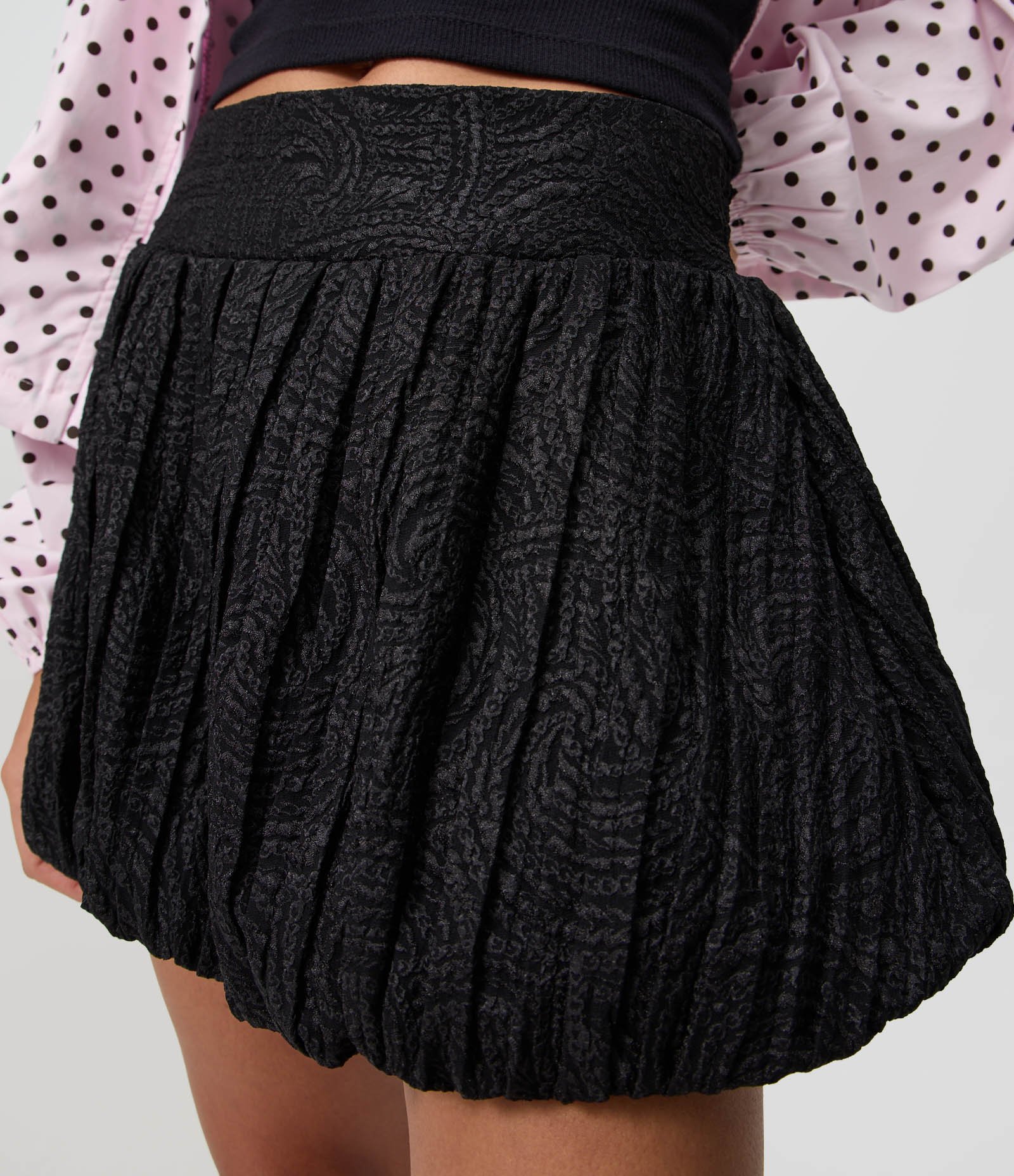 Minissaia Balonê com Textura em Jacquard Preto 4