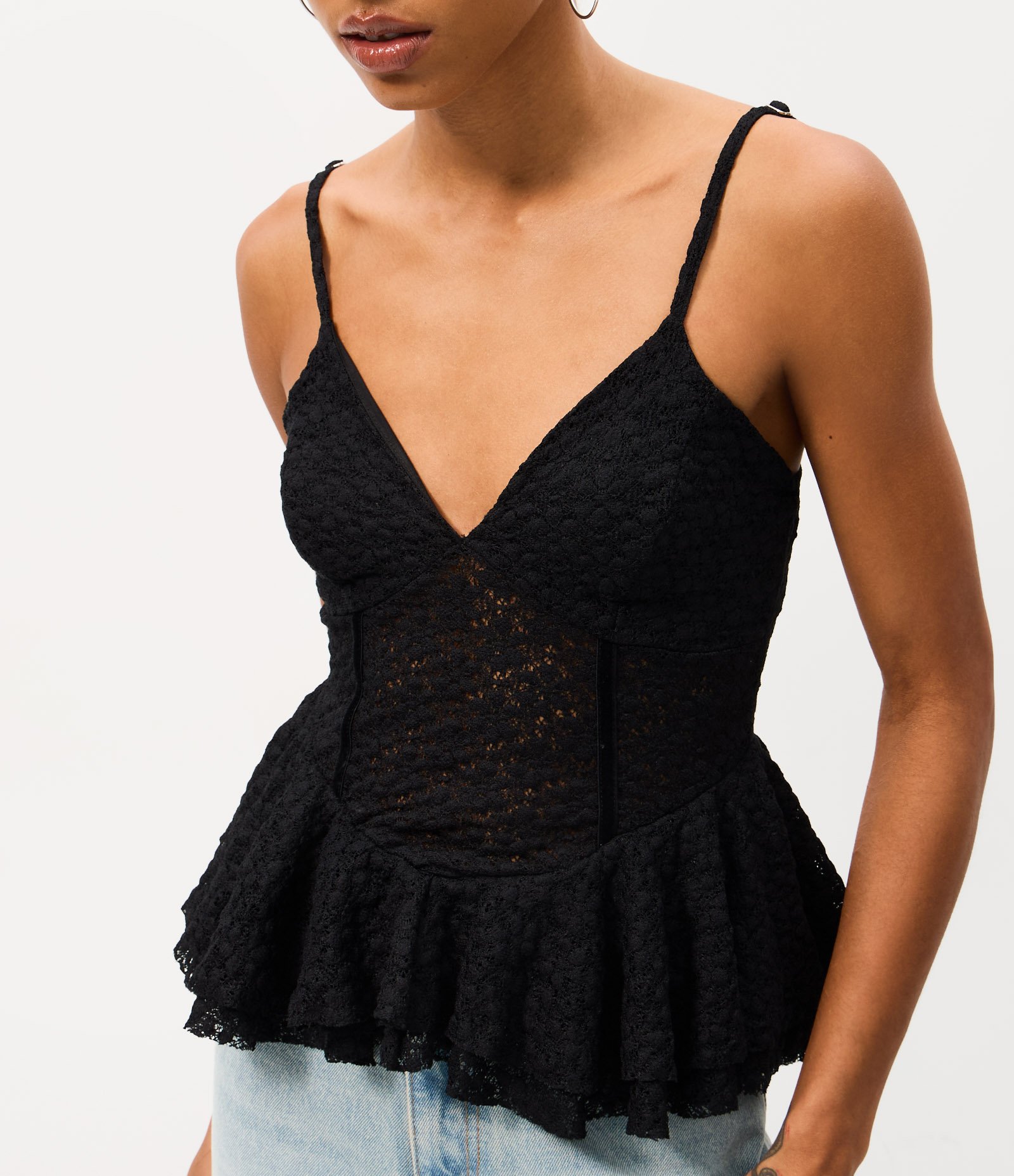 Body de Alcinha em Renda com Decote V e Detalhe Peplum na Cintura Preto 3