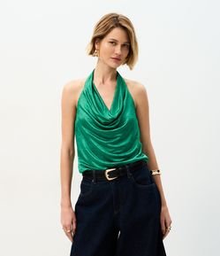 Blusa Frente Única Acetinada com Decote Degagê