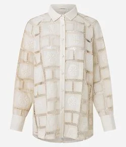 Camisa em Laise com Recortes Geométricos Bordados