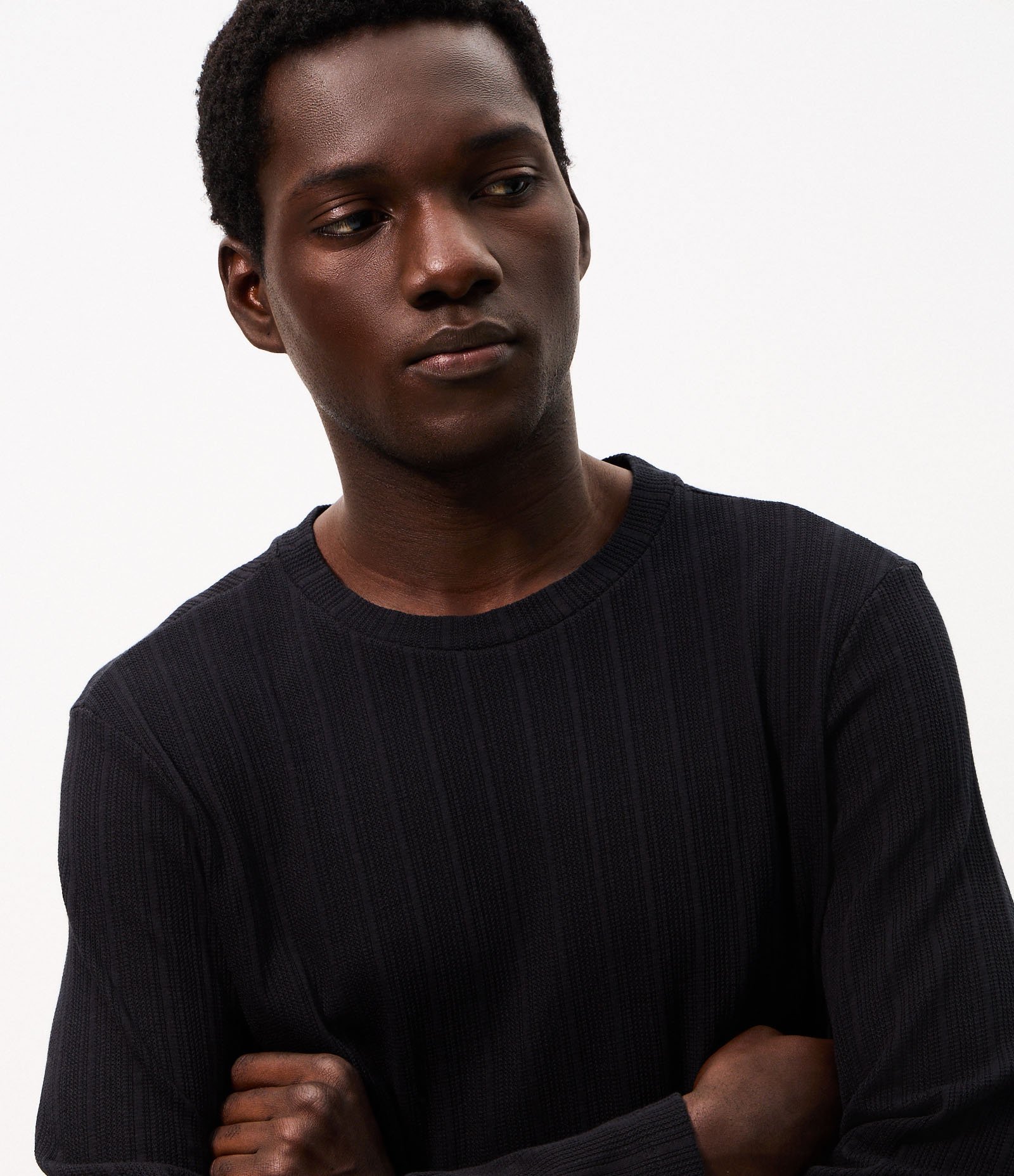 Camiseta Regular em Algodão com Textura Preto 4