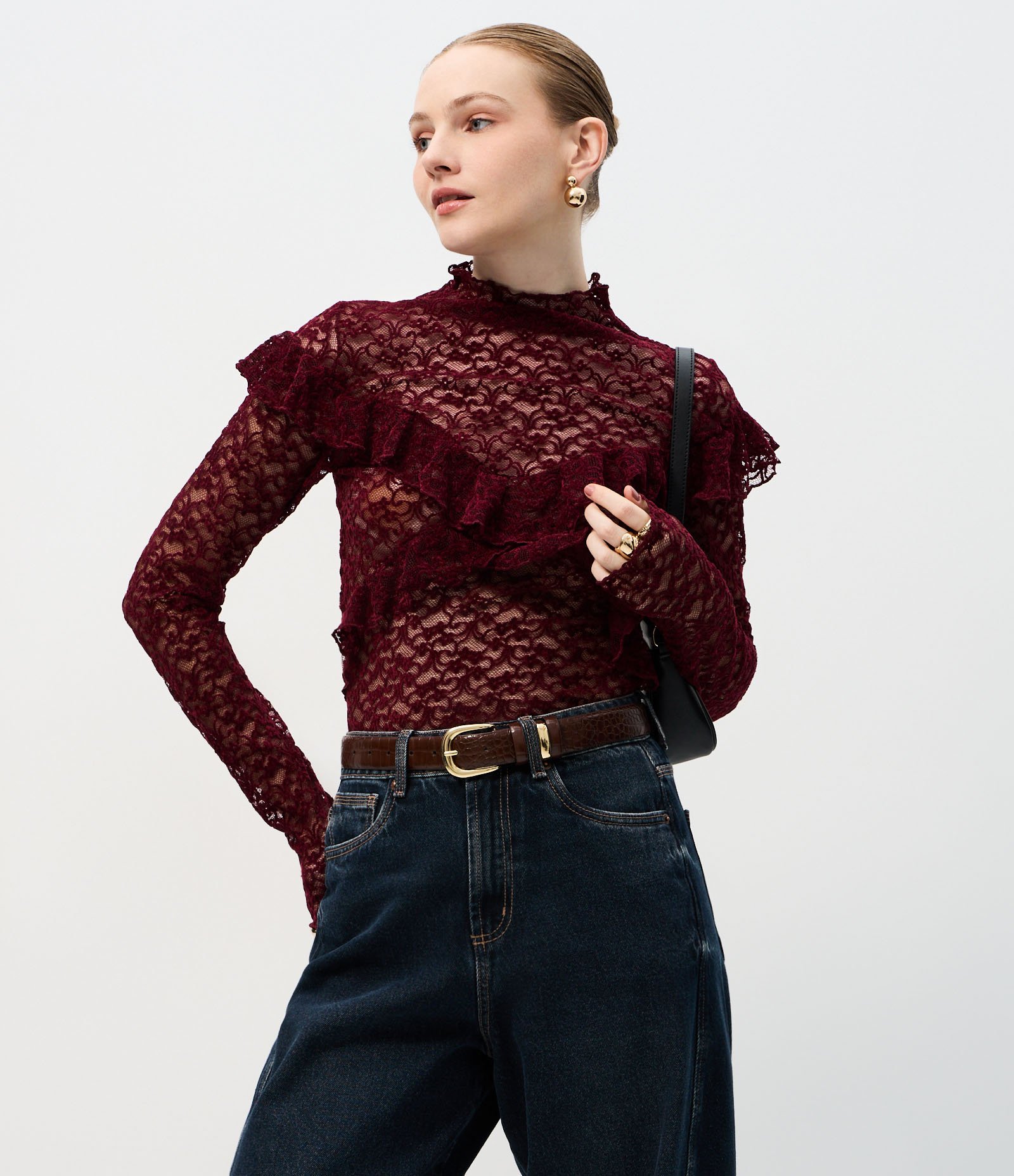 Blusa em Renda Aveludada com Aplicação de Babados Vinho 1