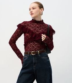 Blusa em Renda Aveludada com Aplicação de Babados